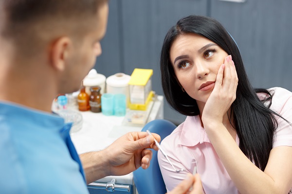 Ask A Dentist: Should I Wait To Get A Tooth Extraction?